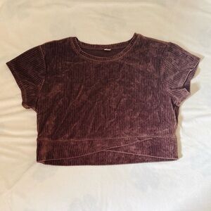 Old Navy active cropped textured velvet tee